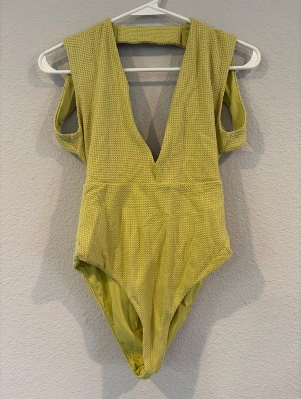 Revel Rey Womens Yellow‎ Green Waffle Knit Deep V Open Back One Piece Swimsuit M